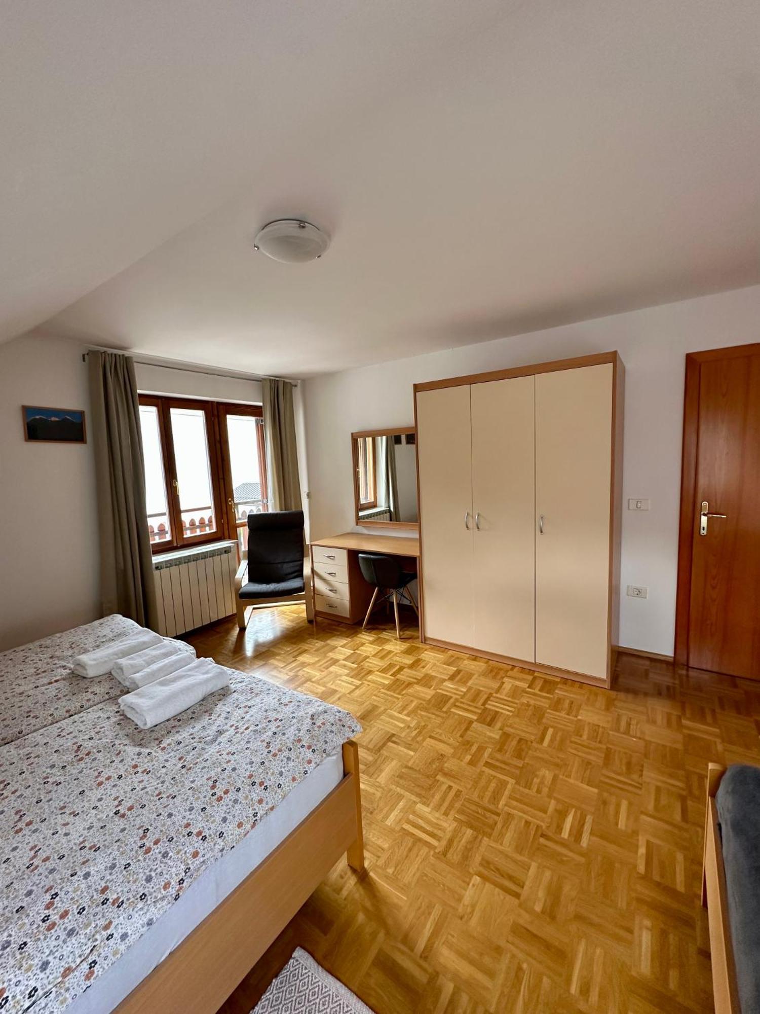 Apartments And Rooms Tajcr ボヴェツ エクステリア 写真